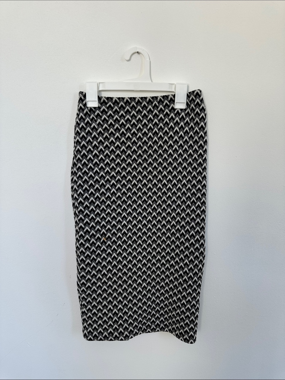 Stylish Black, White and gray pencil Patterned Skirt